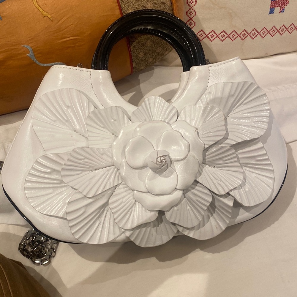 Anne Fontaine white flower bag